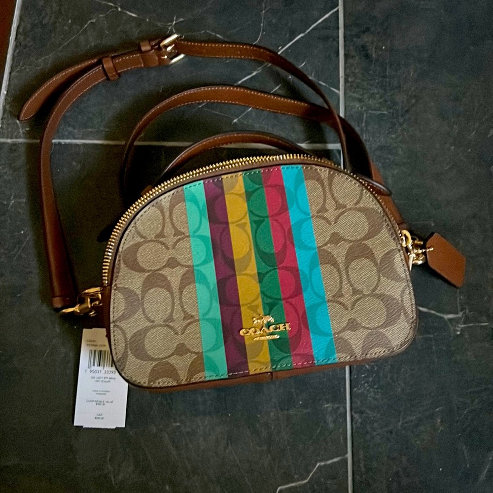 Cute small NWT Coach small crossbody handbag